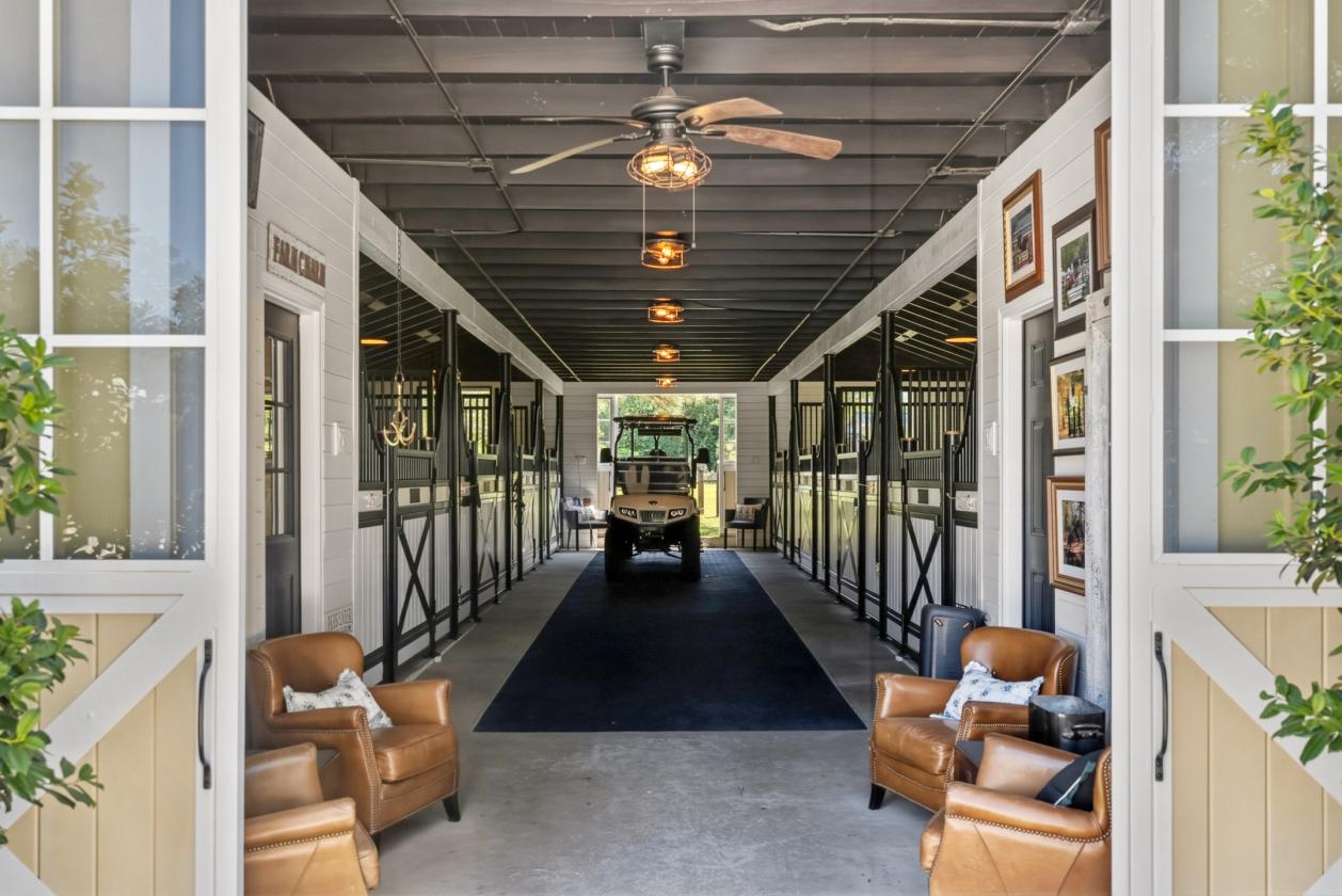 Luxury Equestrian Estate bordered by Bruce's Field - photo 26