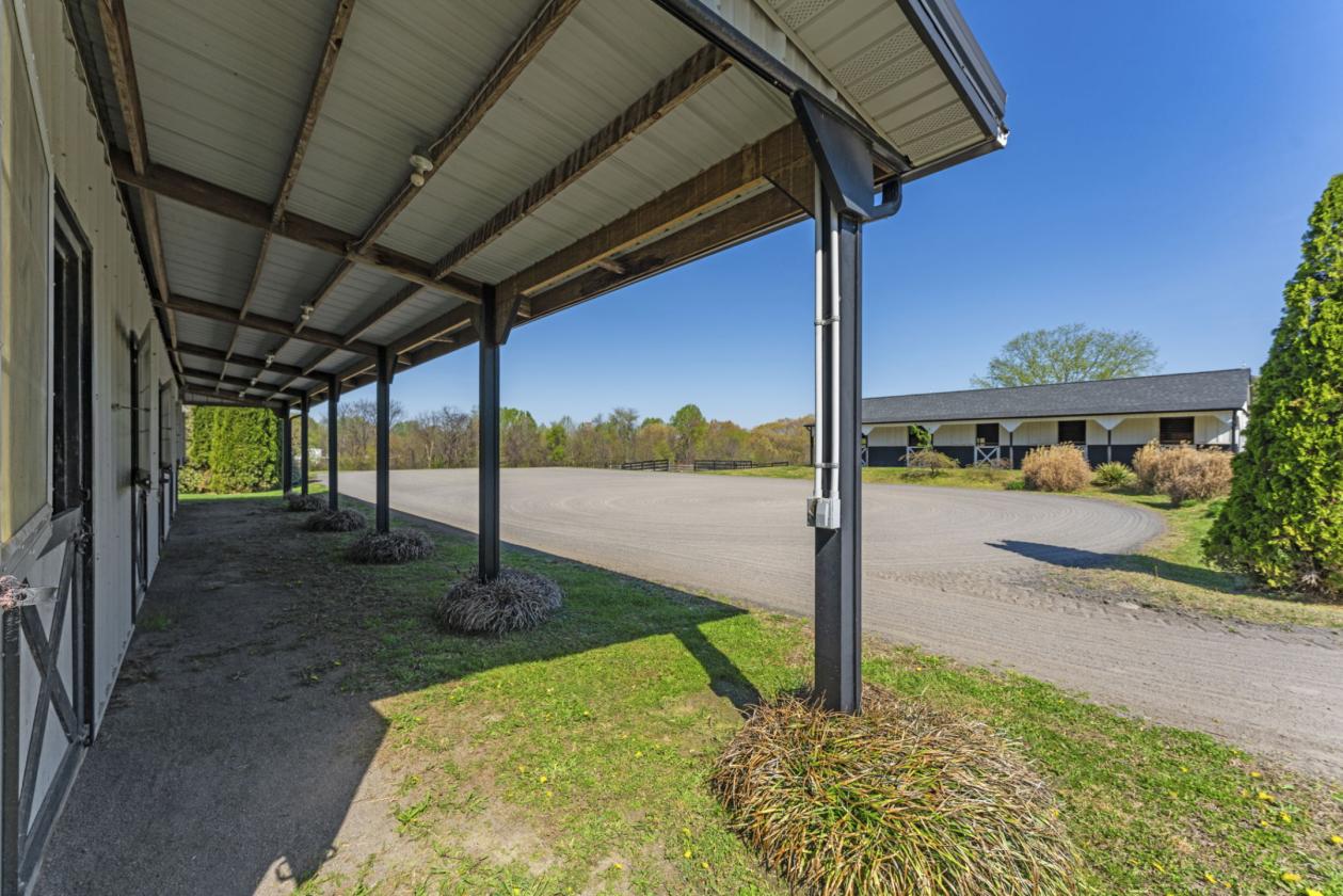 Equestrian Dream: Arenas, Homes & Charm - photo 18
