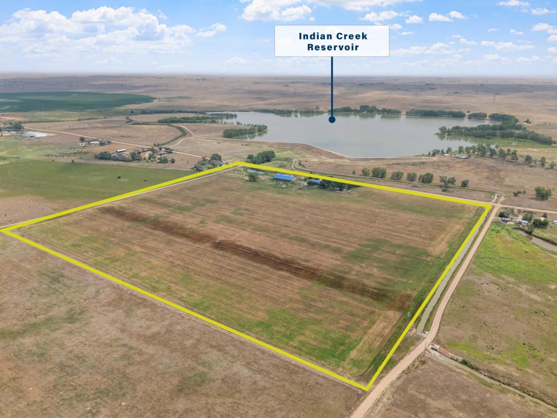 Stunning luxury 40 acre ranch w/water, barn + more - photo 6