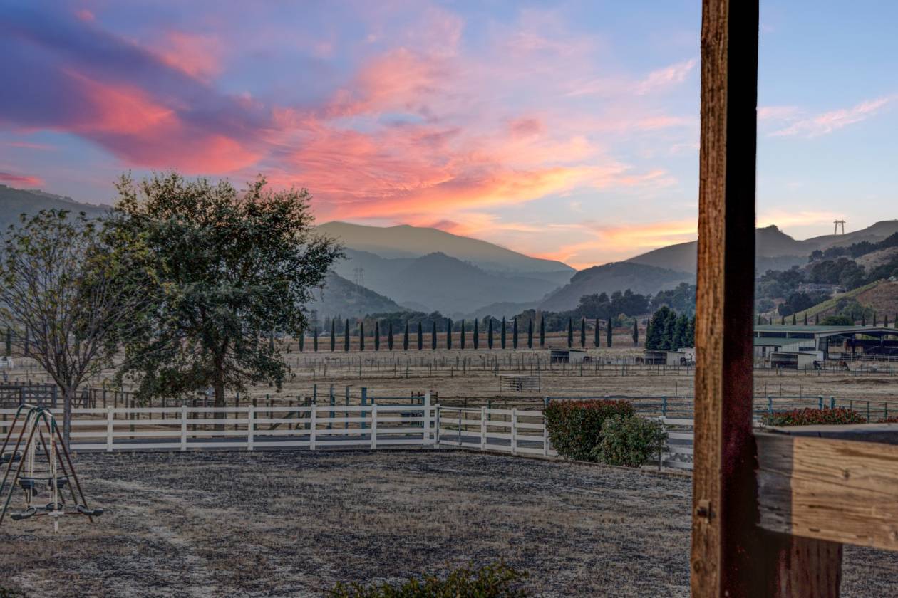 Gilroy horse property in beautiful Day Valley Gilroy, Santa