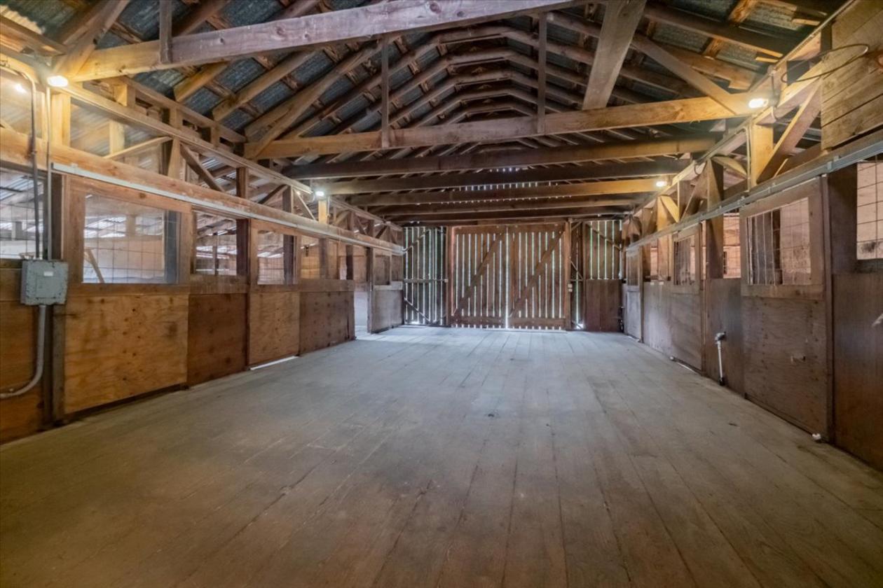Pristine Hobby Farm in Coastal Oregon with a Creek - photo 16