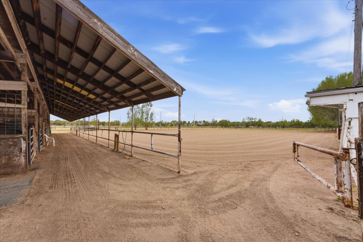 21.6 acres, 2 Homes, Water Rights, Horse Amenities - photo 15