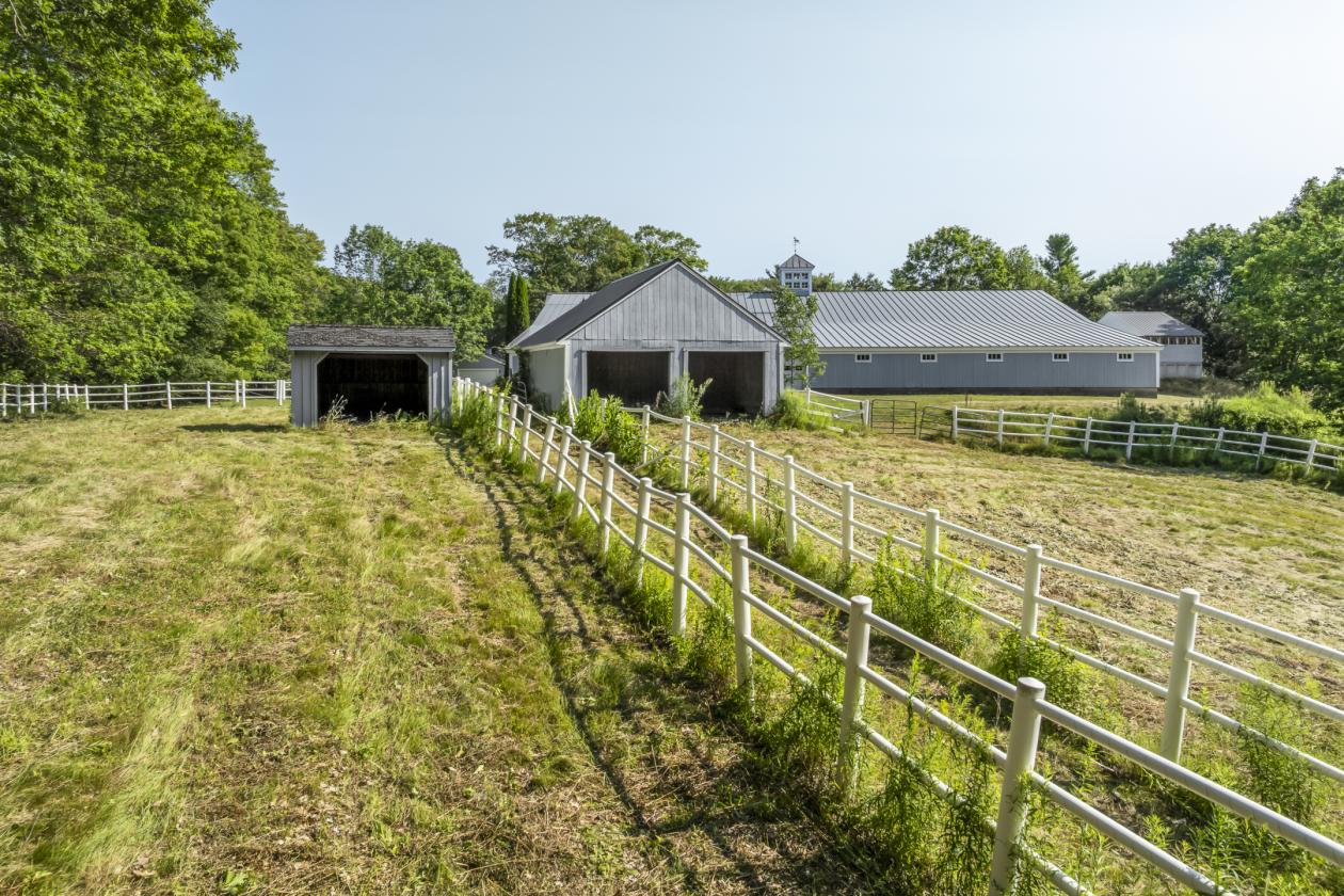 20 Acre Farm w/Indoor Riding Arena & 10 Stall Barn - photo 2