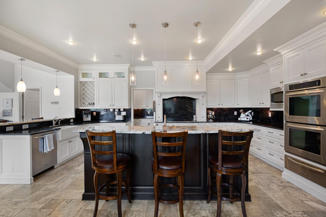 Barn Luxury Reimagined on 4.64 acres - photo 19