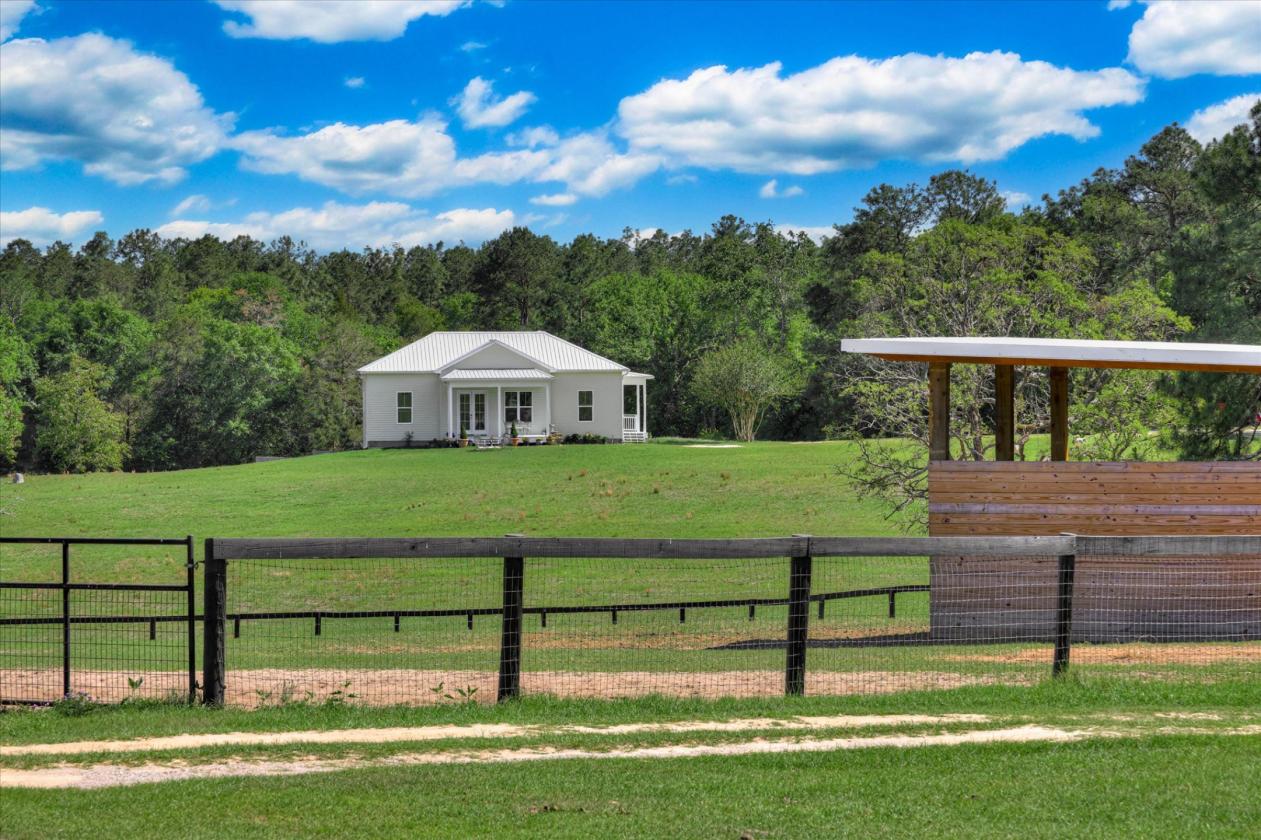 Pristine Equestrian Property with Covered Arena - photo 7