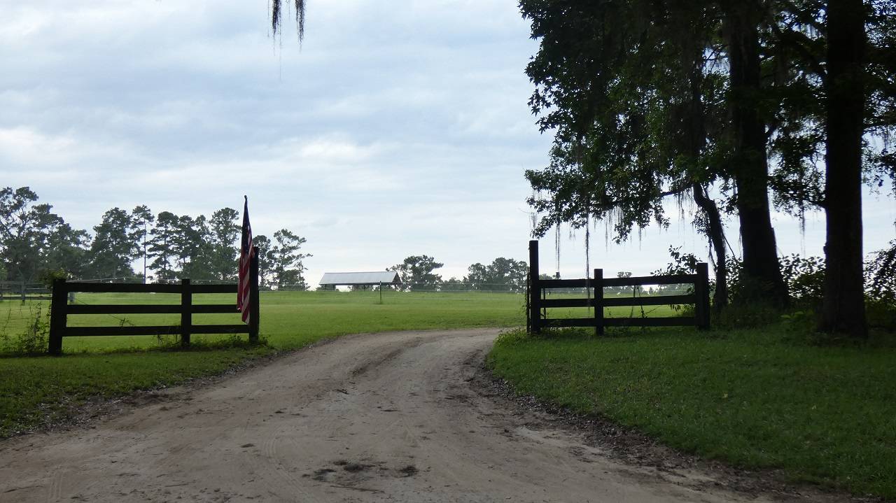 30 Acres Horse Farm with 3 Homes Monticello, Jefferson County