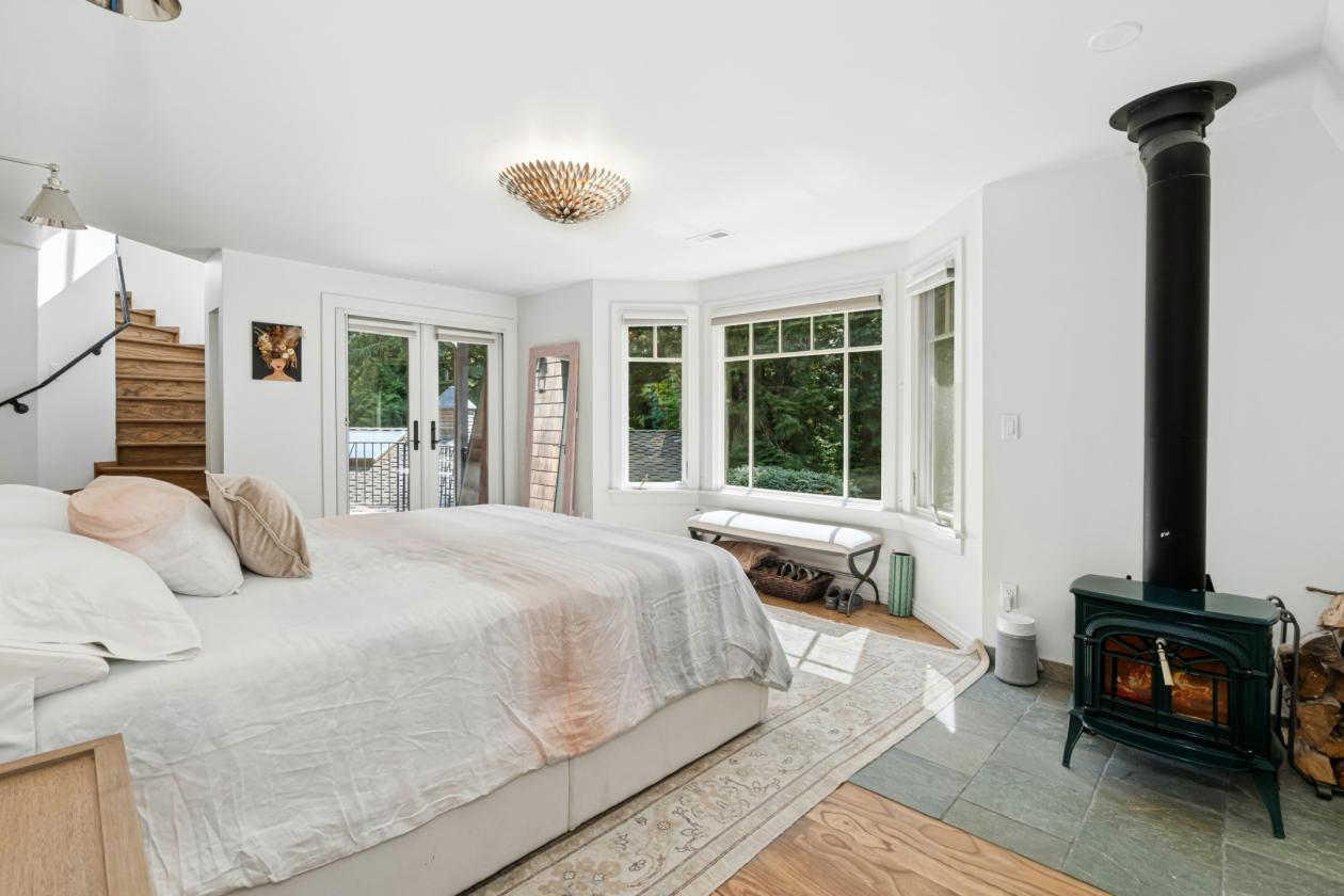 Turnkey gated equestrian property with custom home - photo 16