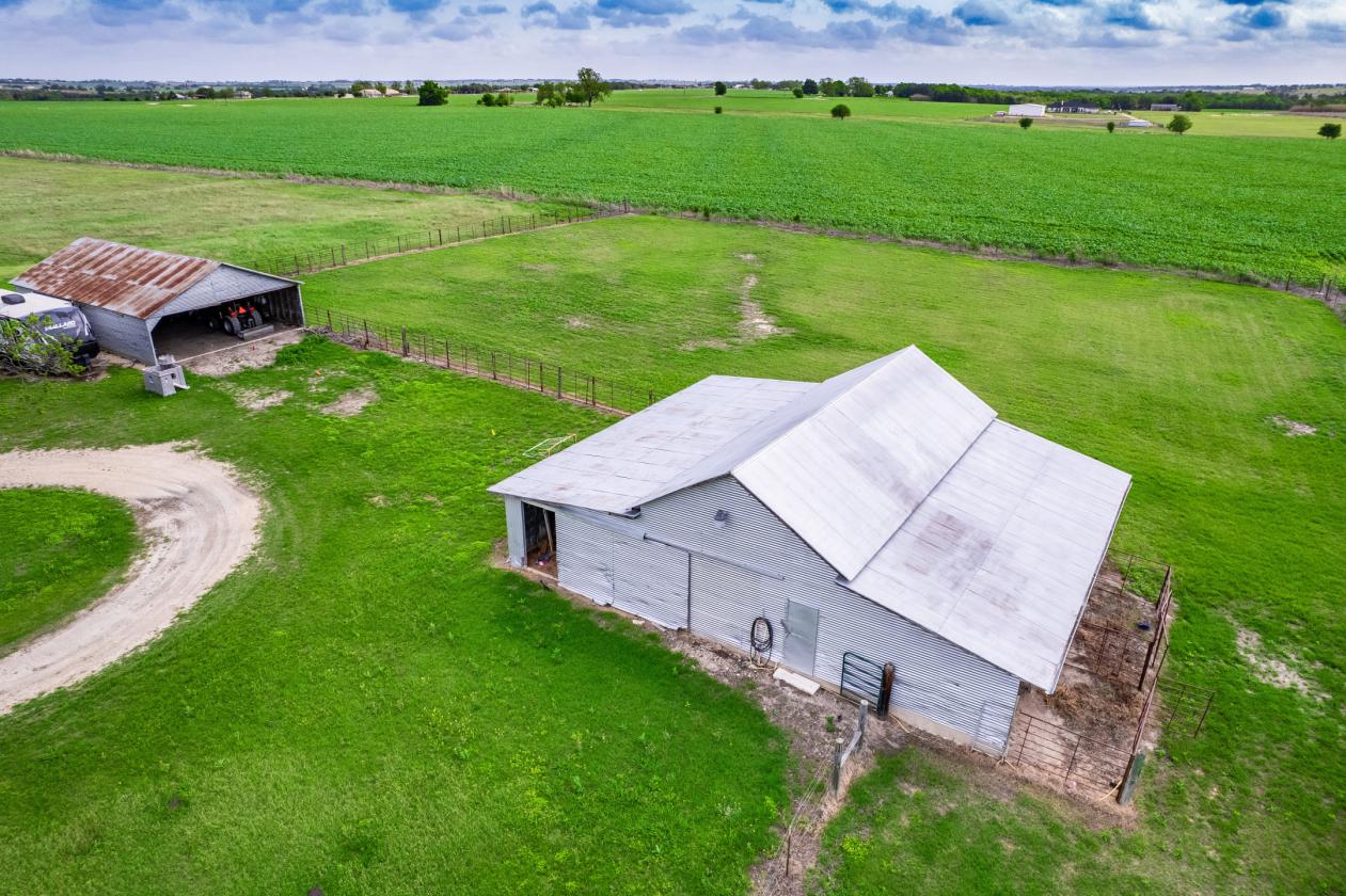 Classic 1946 Farmhouse with Barn & Arena - photo 24