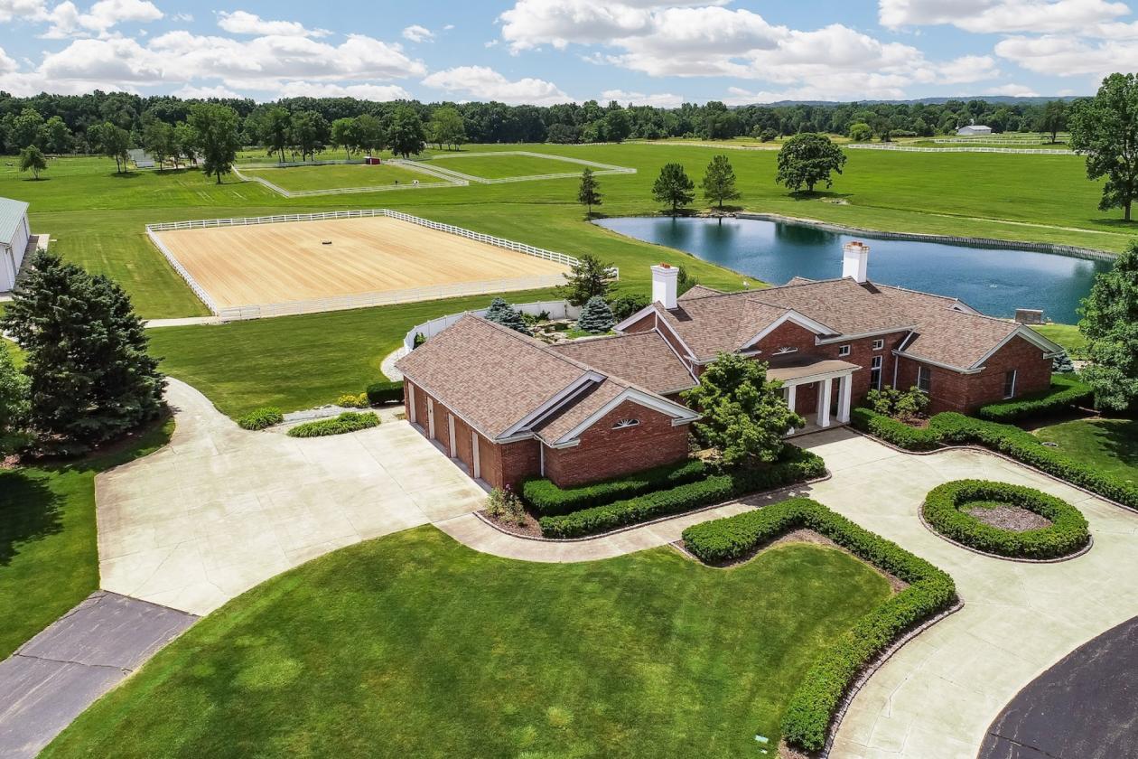 Exceptional equestrian estate on 62 acres! - photo 4