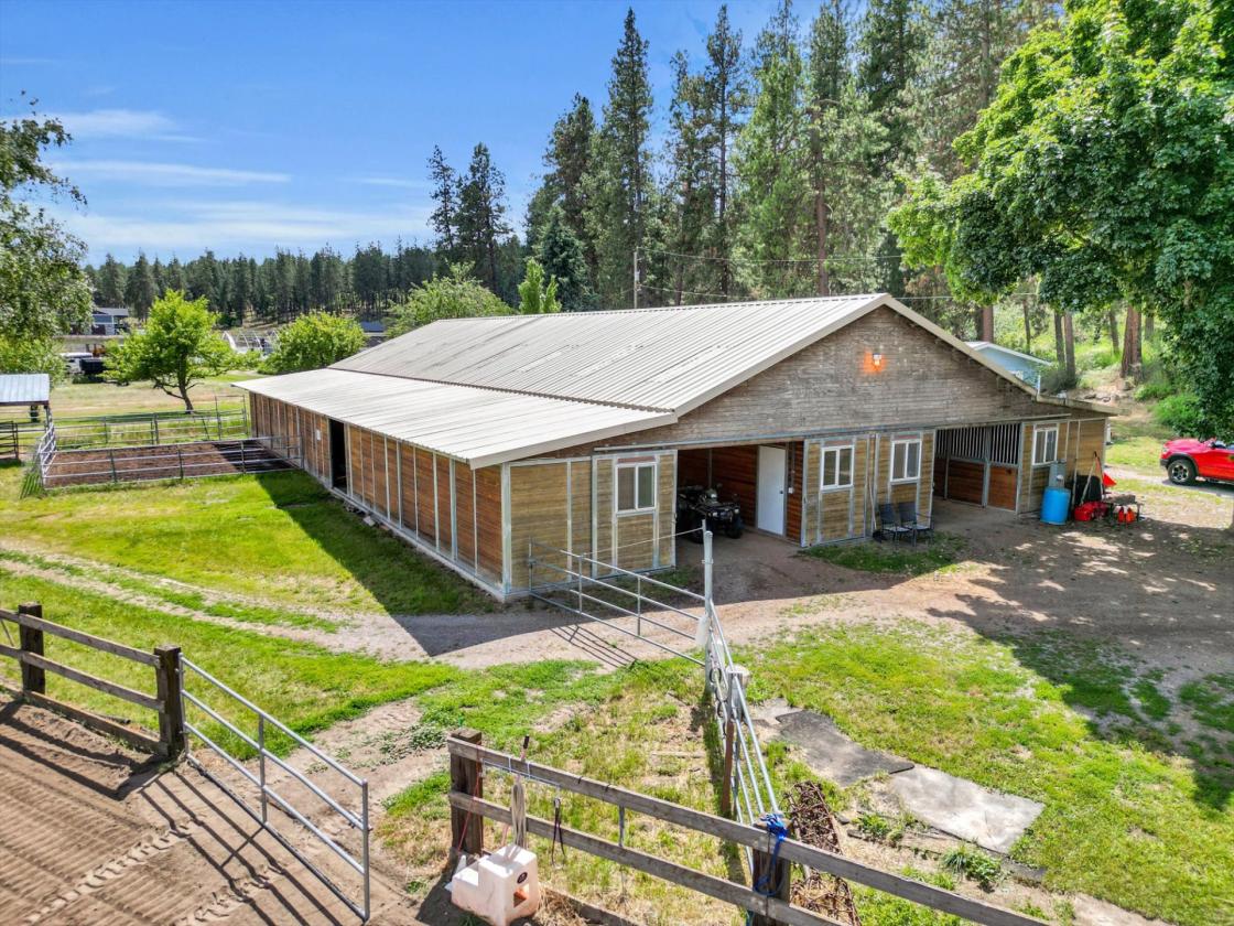 Turnkey Equestrian facility on Idaho/WA State line - photo 5