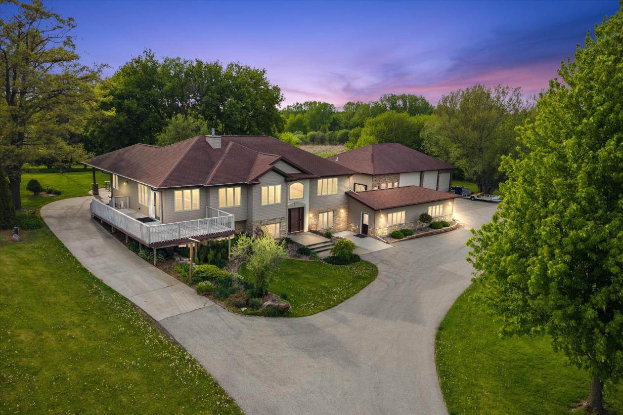 Luxury Equestrian Estate w/ Indoor & New Outdoor - photo 2