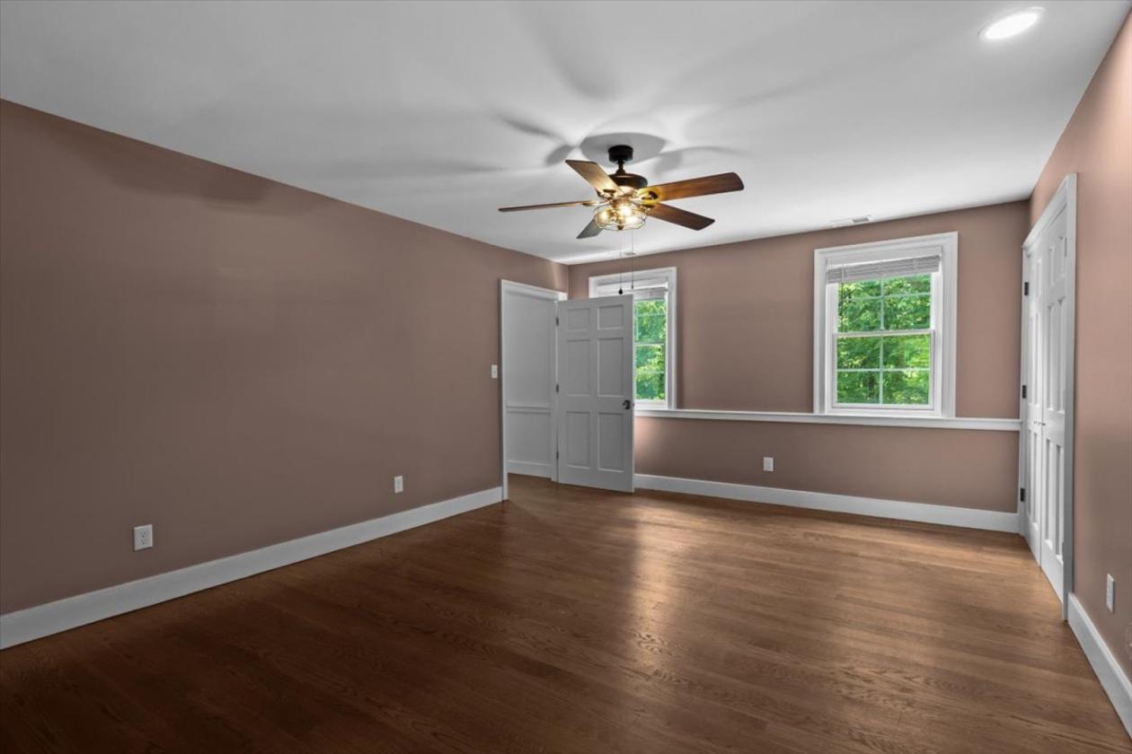 Woodford County Luxury Farm - photo 25