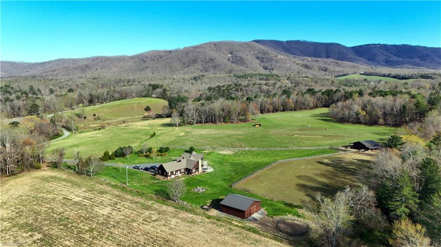 Luxury equestrian farm with custom home - photo 22