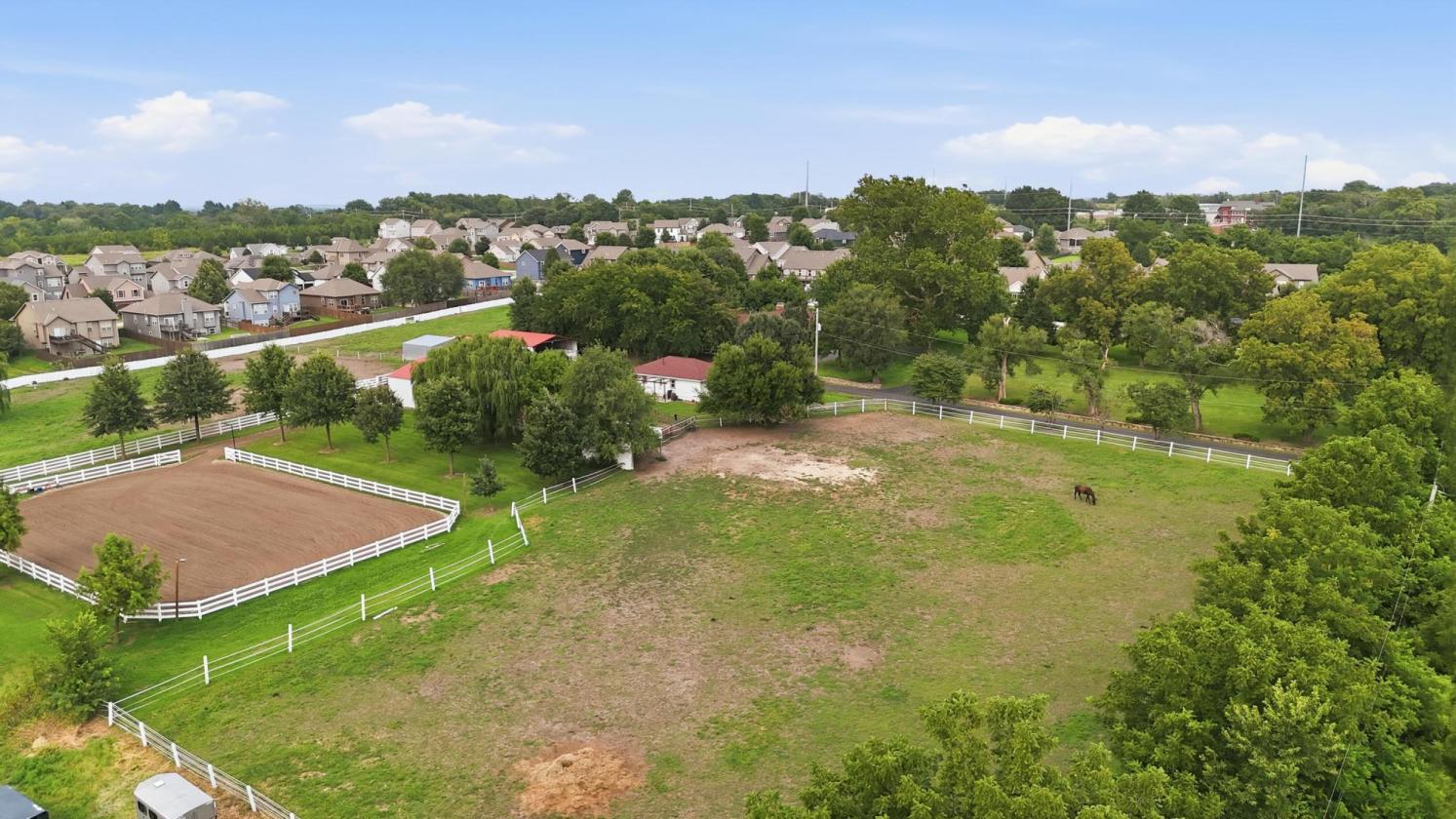 Premier Equestrian Estate on Nearly 20 Acres - photo 9