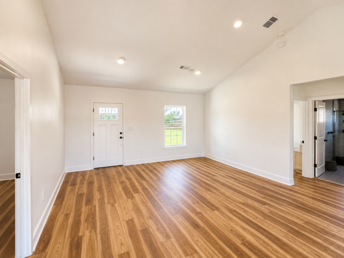 Turnkey Equestrian Farm | 7 Stalls, Arena - photo 10