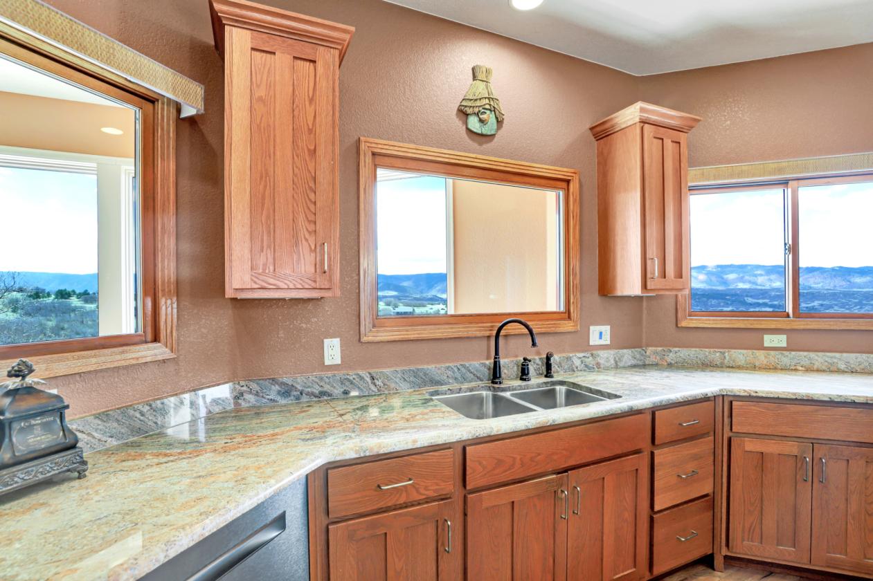 Immaculate home in the heart of Sedalia - photo 7