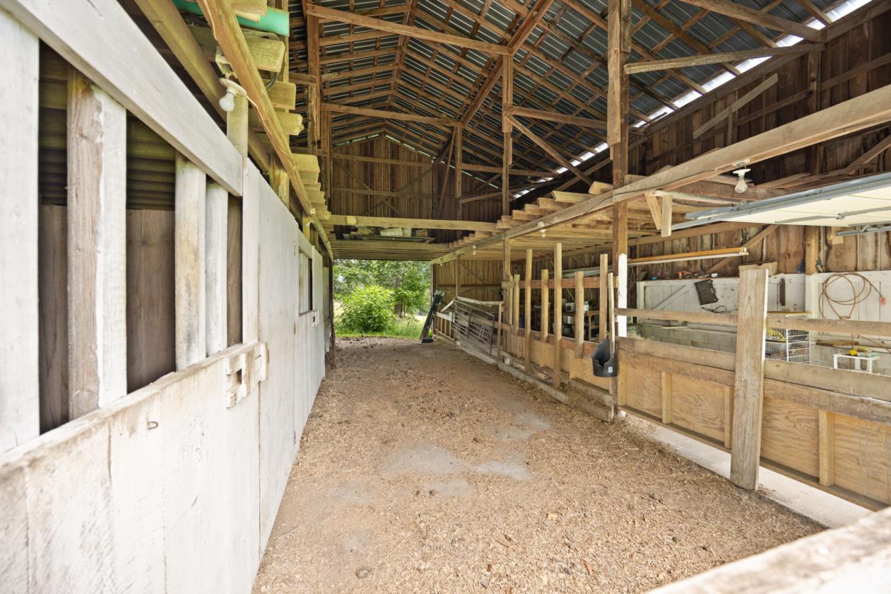 BEAUTIFUL LAKE CUMBERLAND AREA FARM - photo 27