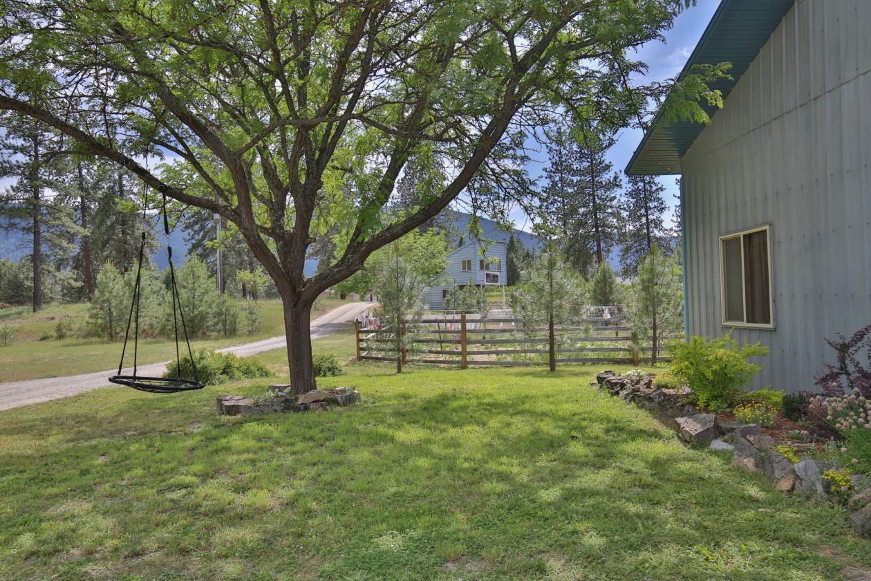 Mountain views horse property with large arena - photo 15