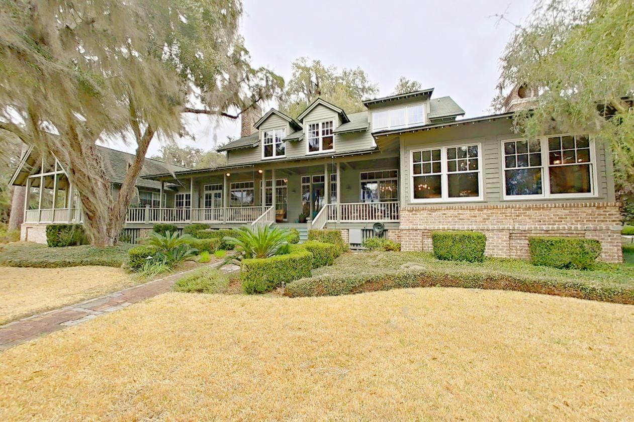 One-of-a-Kind Home in Equestrian Community - photo 2