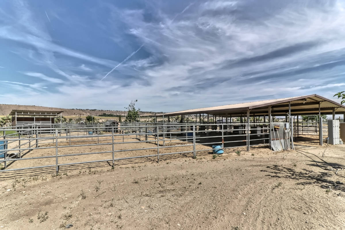 Horse Property with Views and Trails. Apple Valley, San Bernardino