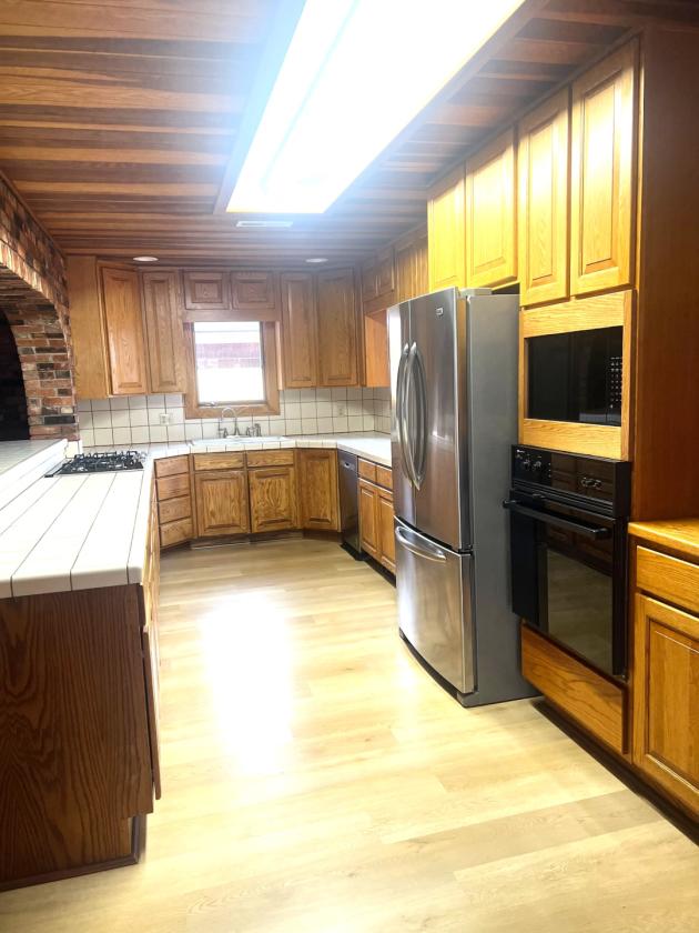 RARE TO FIND A HOME DOWNTOWN LAMOILLE - photo 4