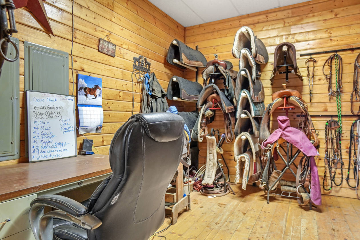 Mount Hope Stables producing horse property Fairfield, Spokane County, Washington