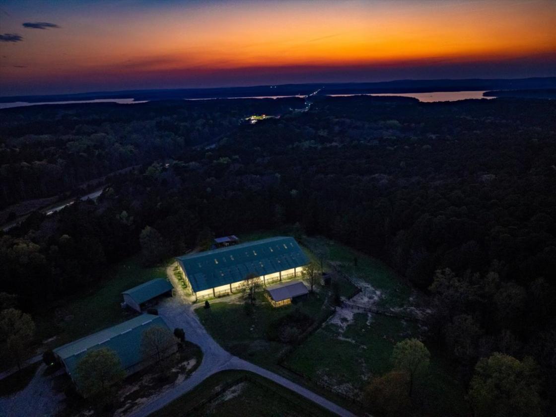 Exceptional Turnkey Equestrian Farm - photo 26