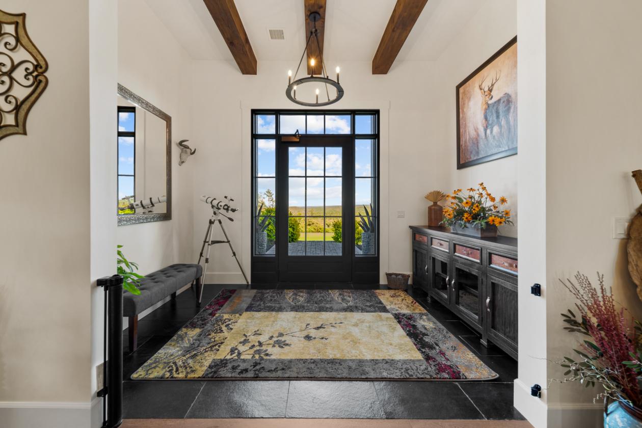 Unrivaled Luxury Legacy Estate with Amazing Views - photo 5
