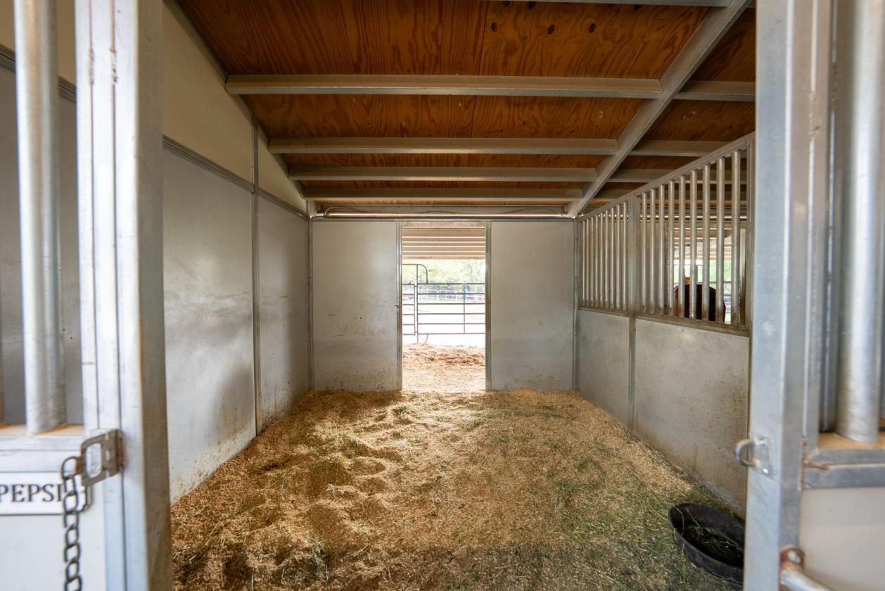 Texas hill country equestrian estate - photo 15