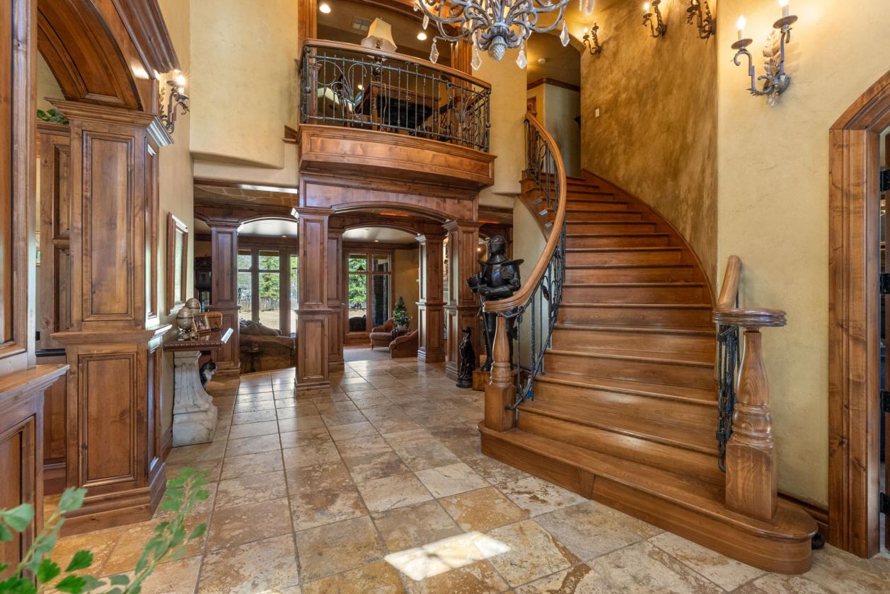 Extraordinary Estate in Pleasant Valley - photo 9