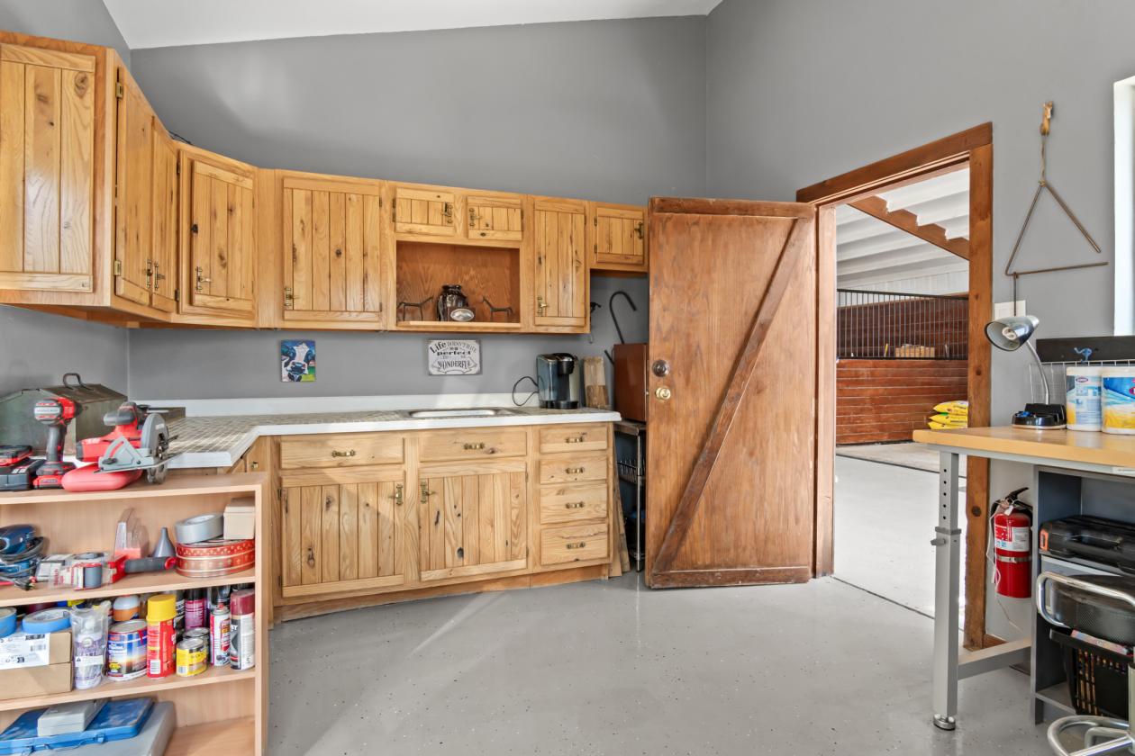 Exceptional Equestrian Estate With Indoor Arena - photo 26