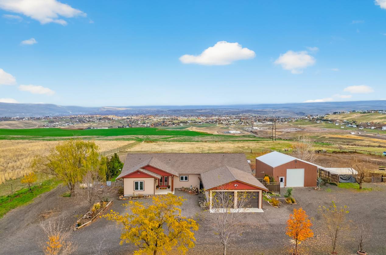 Horse Property for sale.