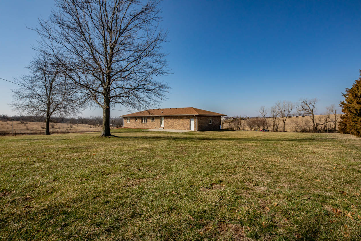 Horse property for sale with home Hoyt, Jackson County