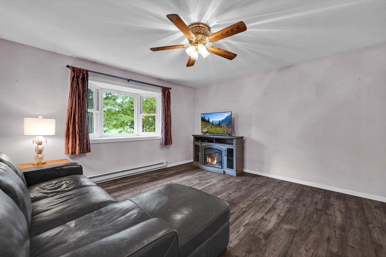 Small Horse Farm with Beautiful Bi-Level Home - photo 4