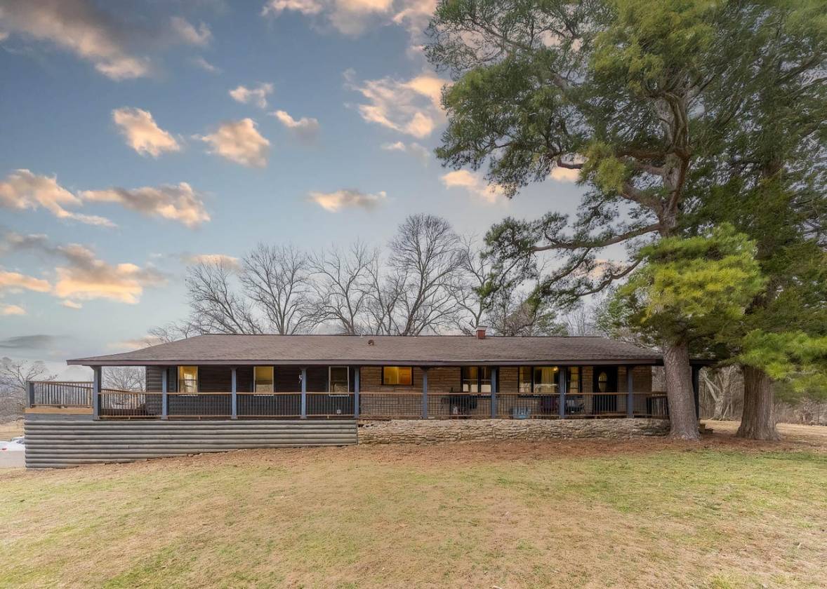 Horse Property for sale.