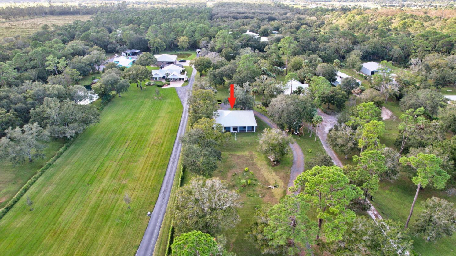 Horse Property with new guest house and 10 stalls - photo 8