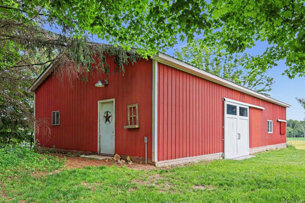 Horse property with gorgeous views - photo 25