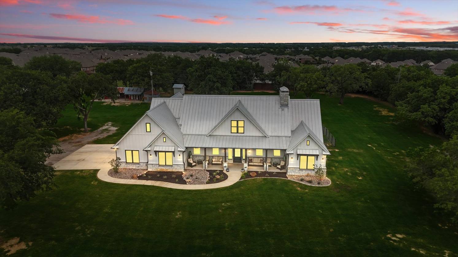 Horse Property for sale.