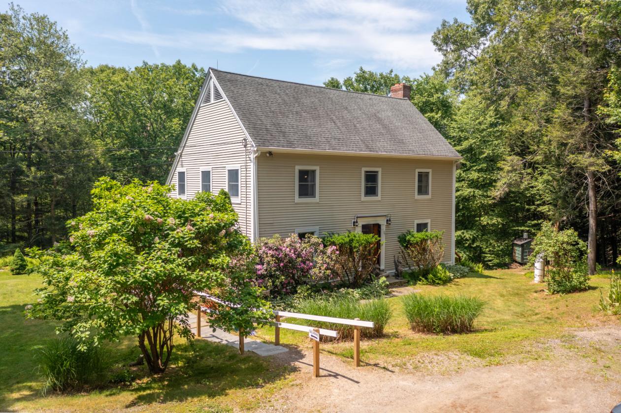 Exceptional Colonial with 2-Stall Barn on 6.22 Acres - photo 1