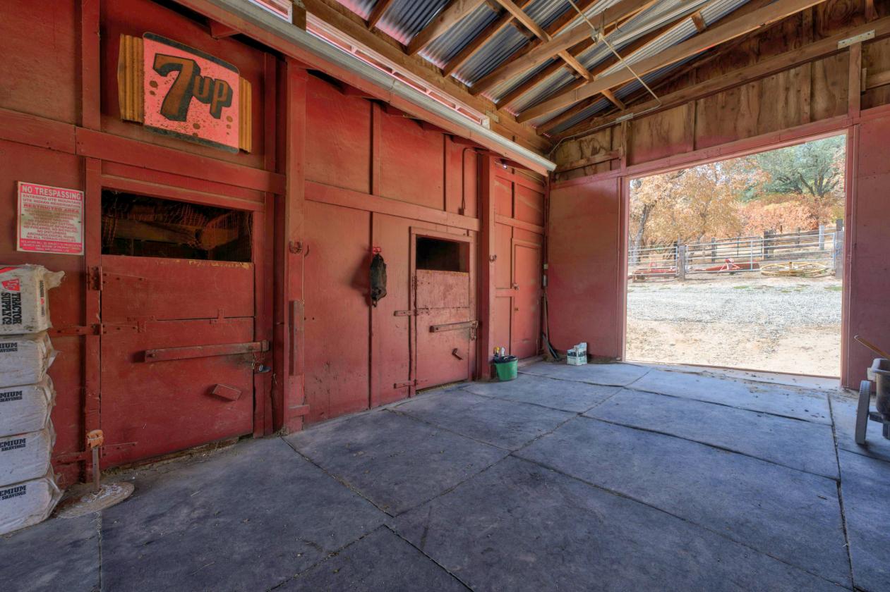 First Time On Market - The Potter Ranch - photo 5