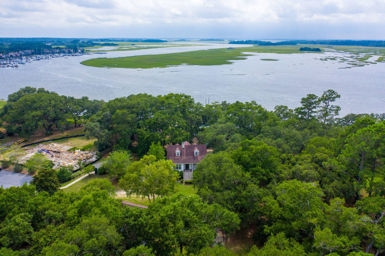 Deepwater Horse Farm with Acreage For Sale Near Kiawah Island Johns