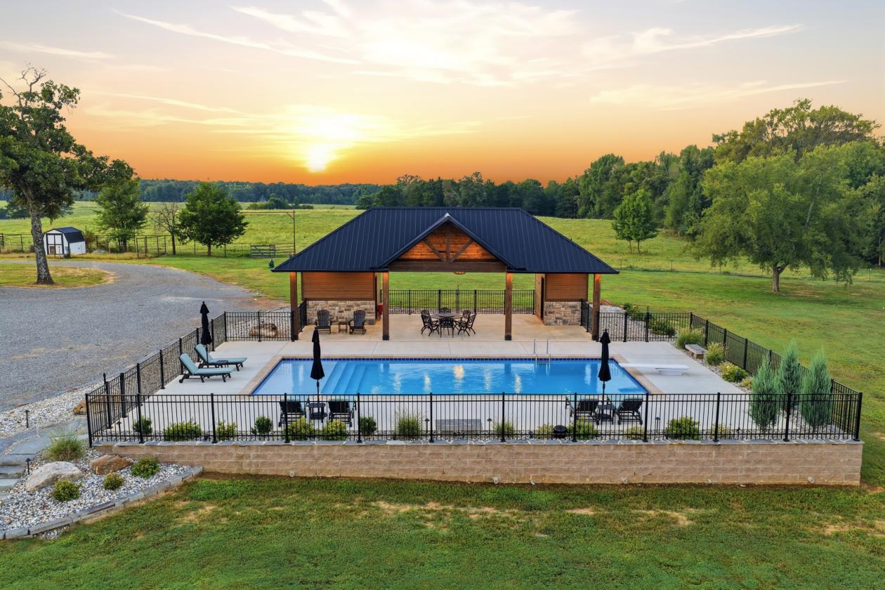 Luxury Horse Estate | Pool, Barn, Shop +28-71 Ac - photo 3