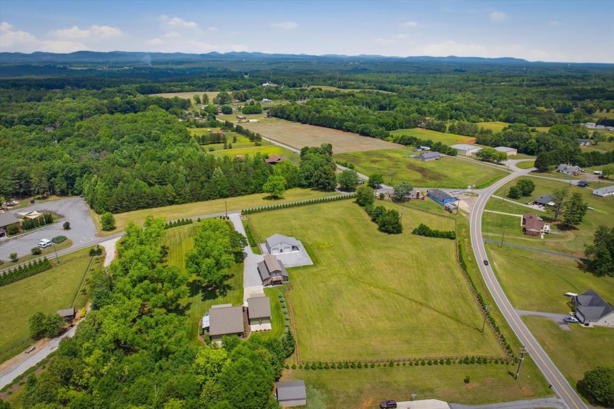 7 Acre Horse/Hobby Farm with Craftsman Style Home - photo 3