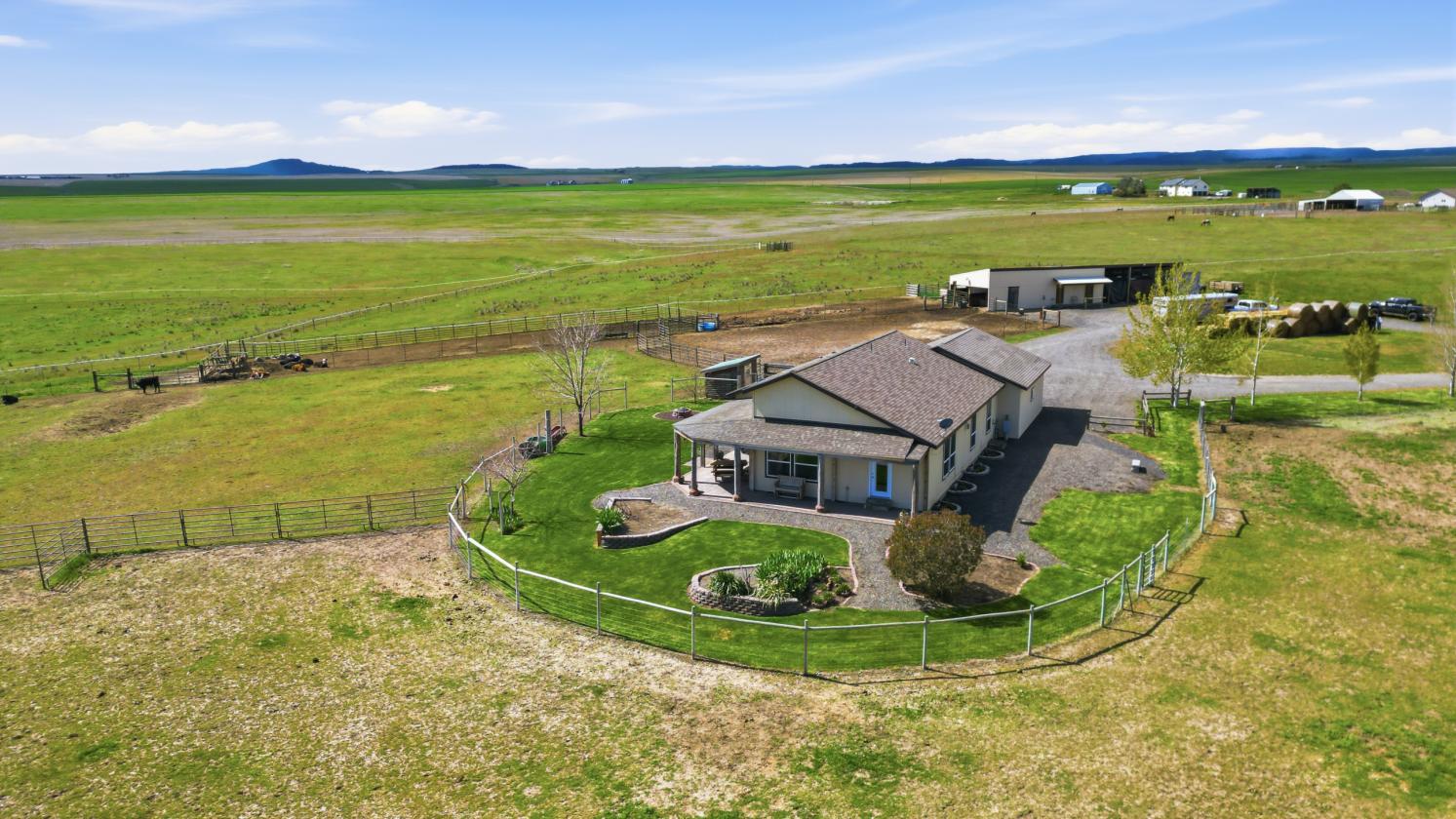 Ranch Property with Panoramic Mountain Views - photo 8