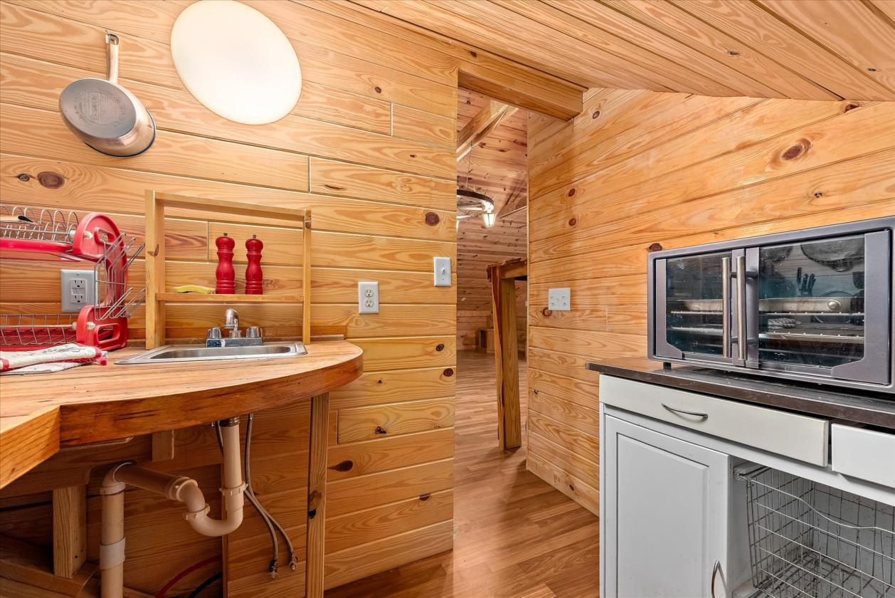 Custom Log Cabin on 9 Acres with 2 Horse Stalls - photo 21
