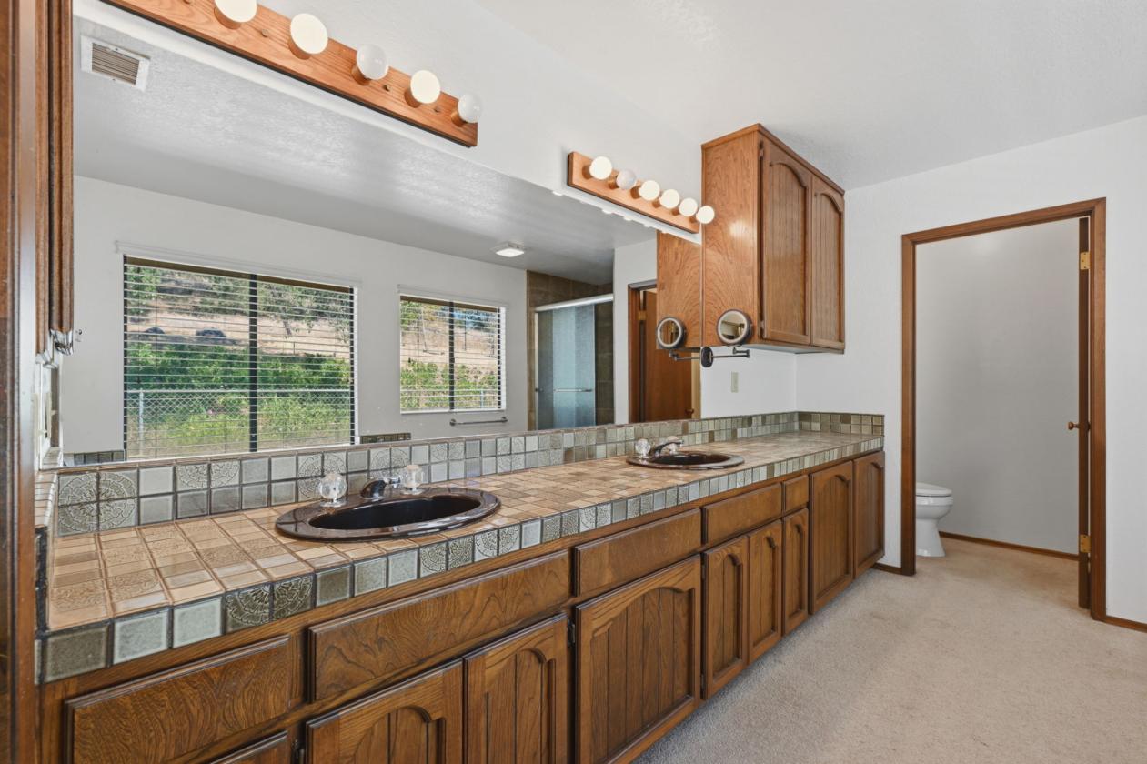 Private Ranch Style Home With Room for Horses - photo 16
