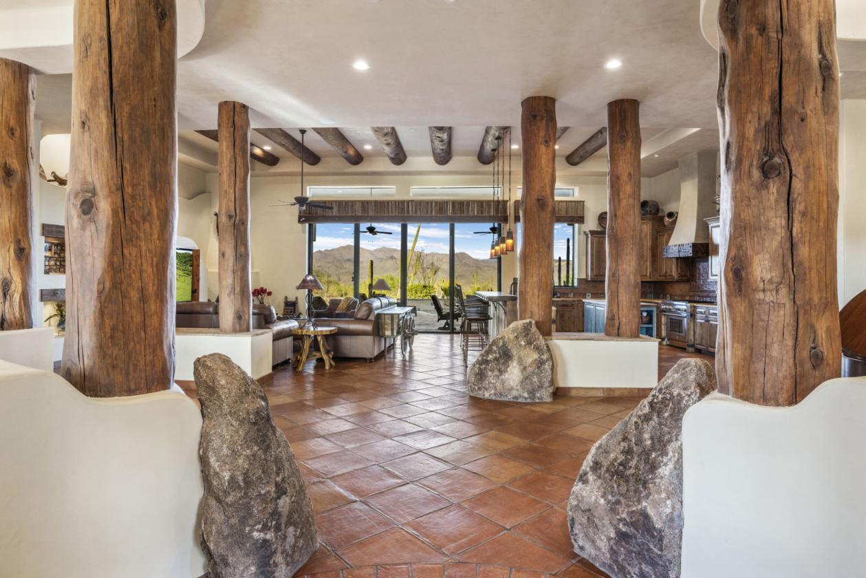 11 Acre Luxury Horse Property - Mountain Views - photo 8