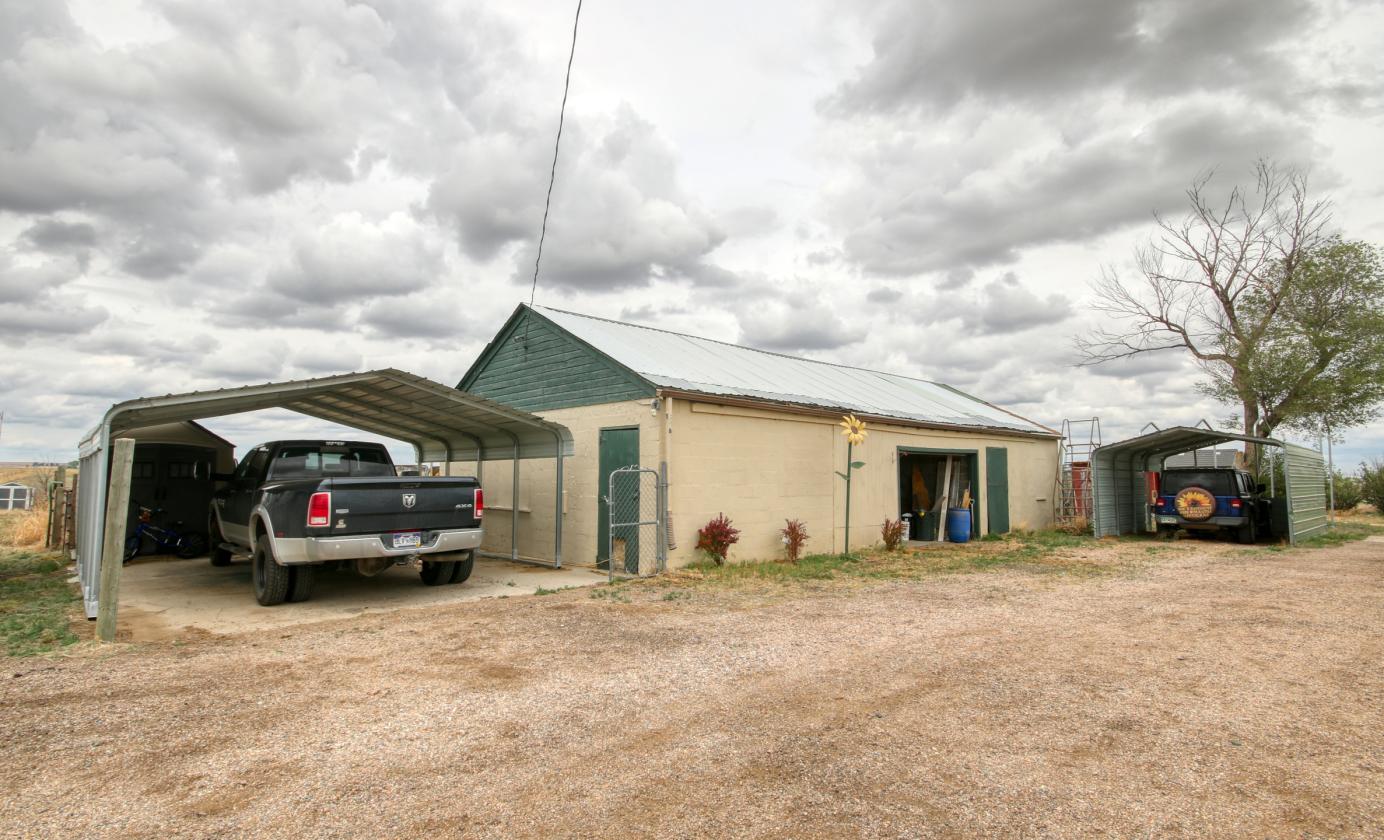 Peaceful Country Lifestyle on 2.5 Acres - photo 10