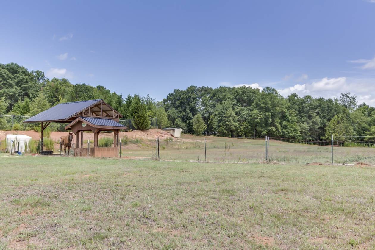 WORK*PLAY*LIVE Luxury Equestrian Mini Farm Piedmont, Anderson County