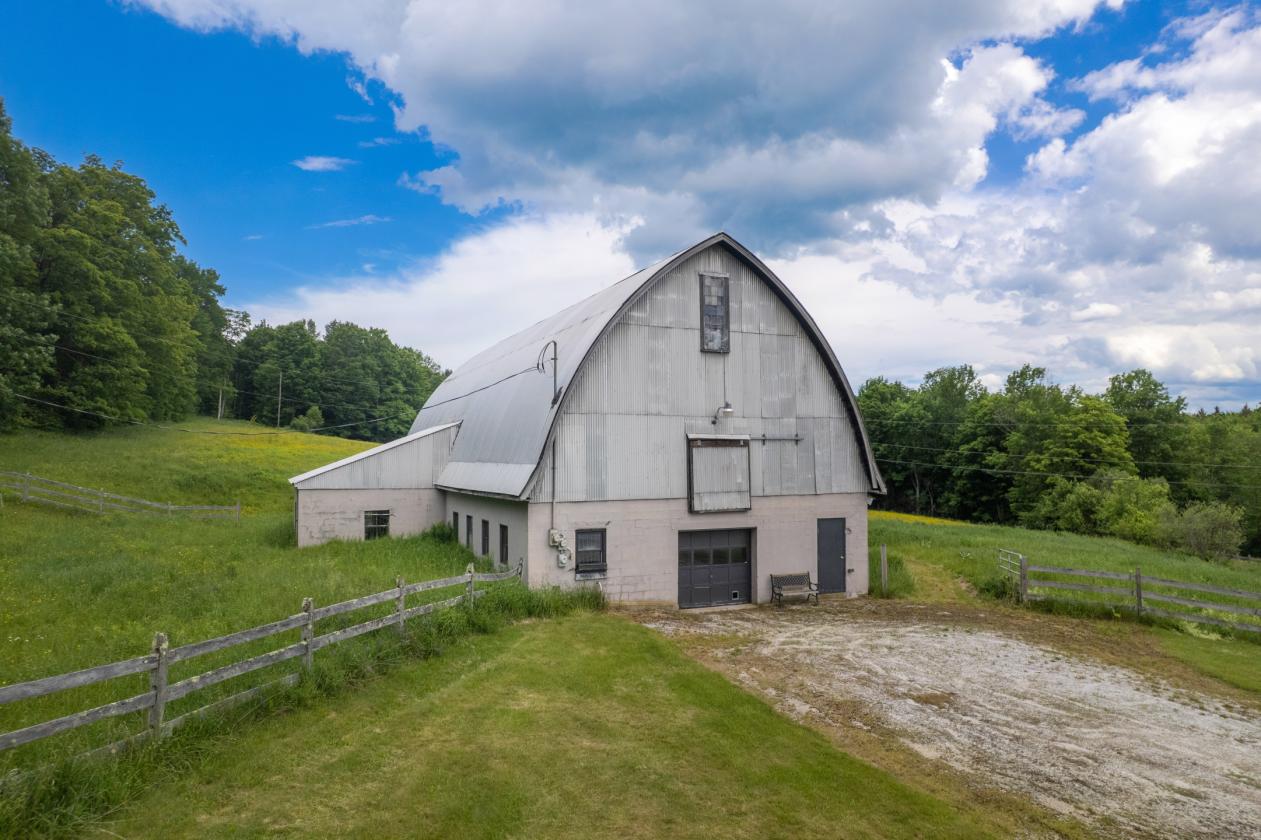 135 acres of lush meadows-private-Barn - photo 8